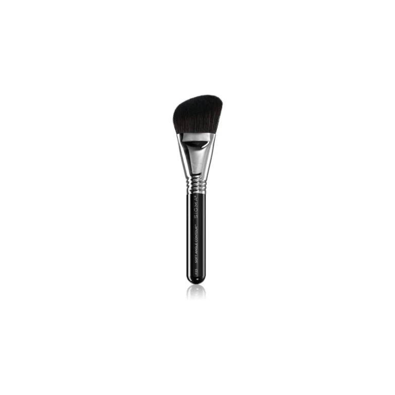 F23 Soft Angle Contour™ contouring brush