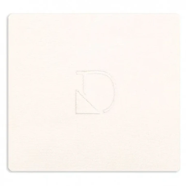 Invisible Powder For Touch-Ups And Fixations