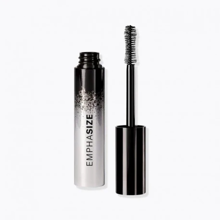 Emphasize Mascara Panoramic Effect
