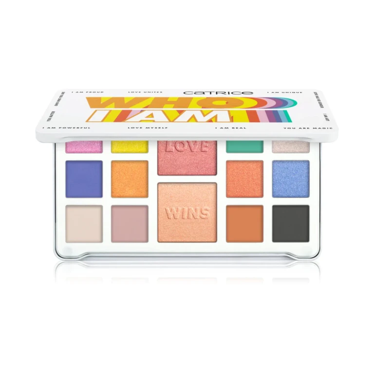 WHO I AM eyeshadow palette 23.8 g