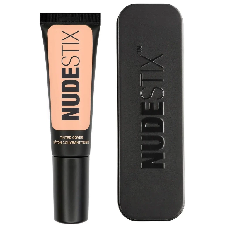 Tinted Cover Lightweight Illuminating Foundation