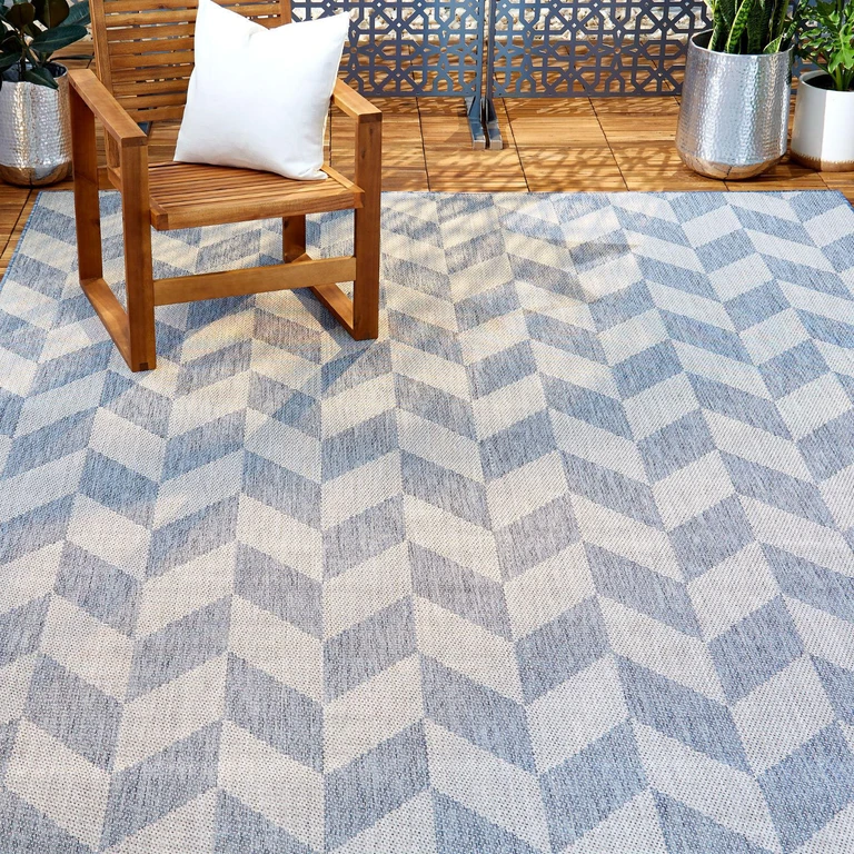 New York Patio Country Calla Contemporary Herringbone Indoor/Outdoor Area Rug - Blue/Gray 5'2'x7'2':