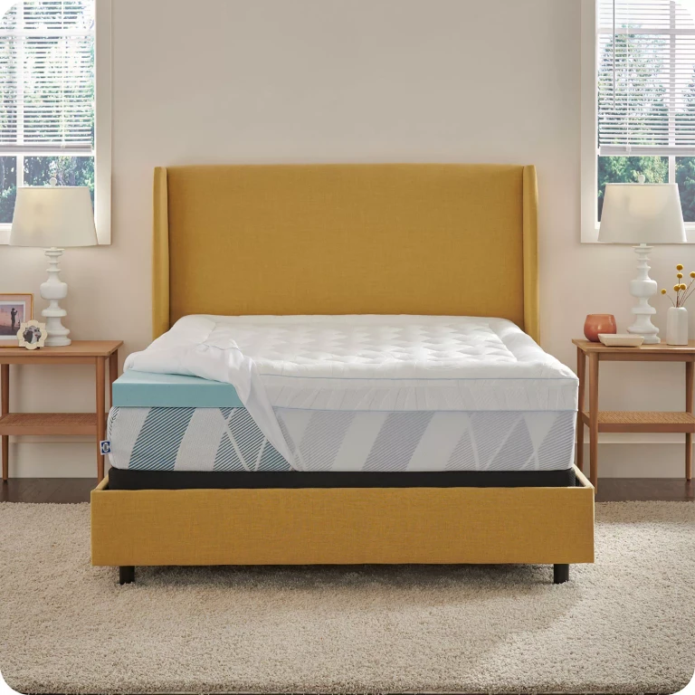 Dreamlife 3' Gel Memory Foam Mattress Topper and Quilted Cover (Twin XL):- Twin XL