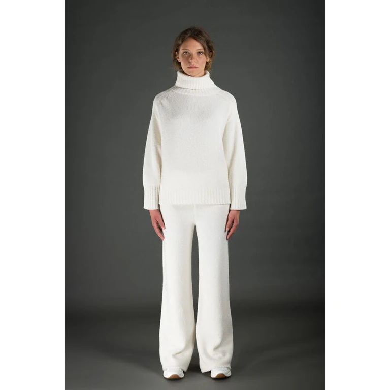 Women'S White Turtleneck Relaxed Sweater, Size 40