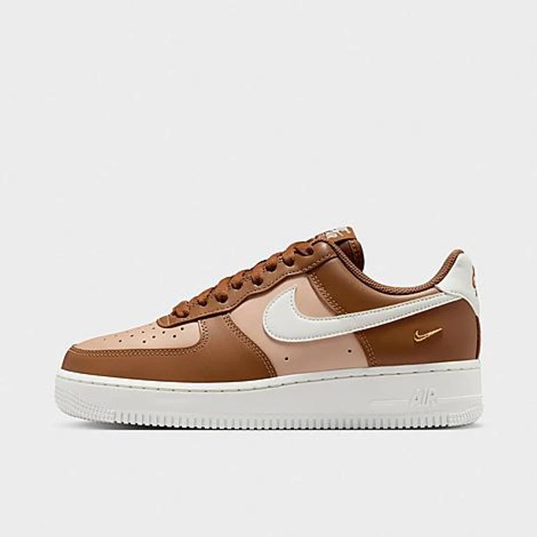Women's Air Force 1 Low SE Swoosh Pocket Casual Shoes in lt british tan/sail- Size: 5.0