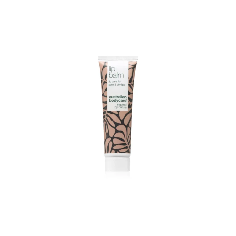 Nourishing lip balm for dry lips 15 ml