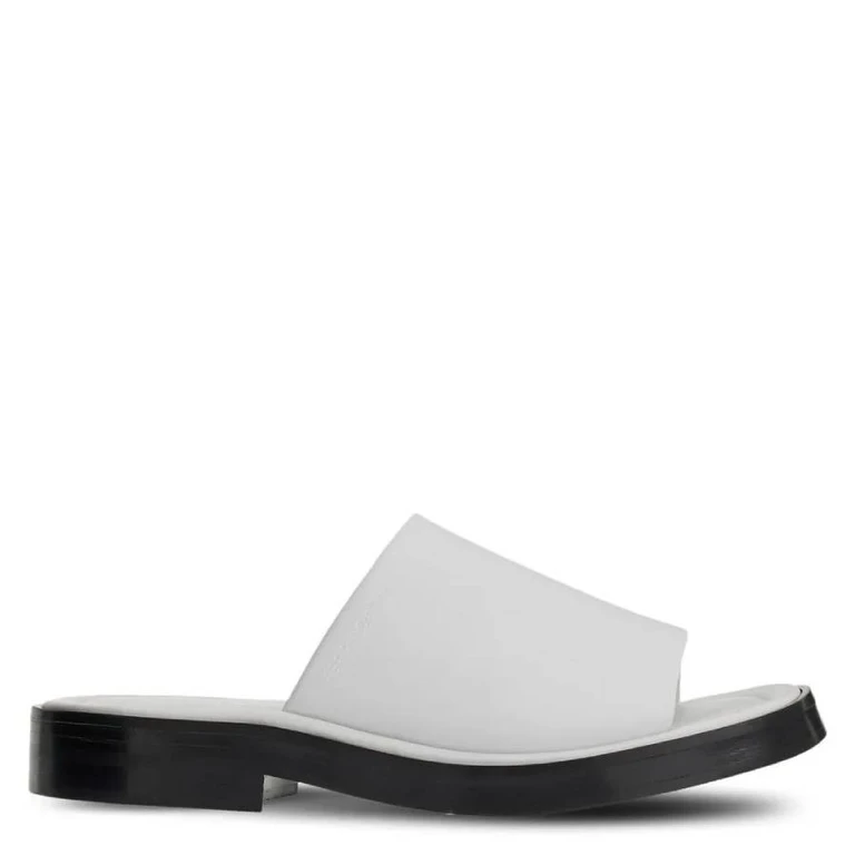 Giunone Leather Flat Sandals