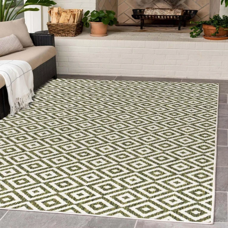 Costa Rica Outdoor Rug:- Green, 9' x 12'