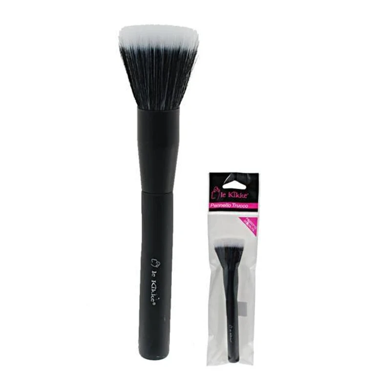 blush brush black handle