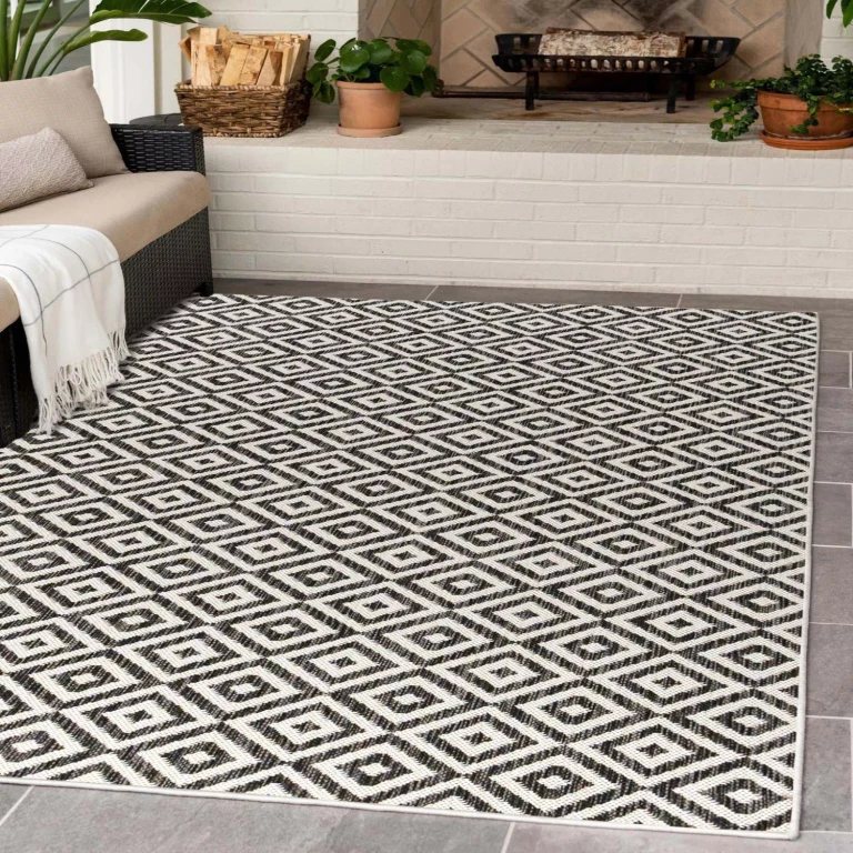 Costa Rica Outdoor Rug:- Charcoal Gray, 7' x 10'