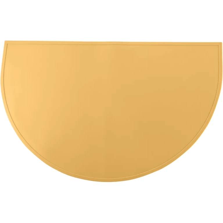 Silicone accessori to set the table in mustard yellow silicone