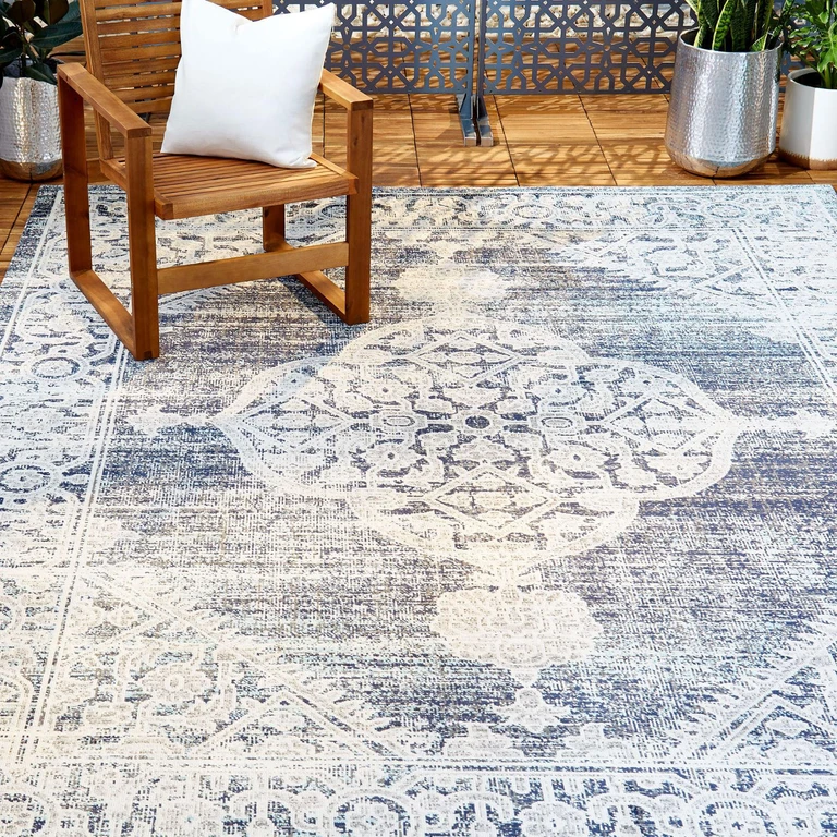 Nicole Miller New York Patio Sofia Magnolia Area Rug - Navy Blue/Ivory 5'3'x7'2':- 5'3'x7'2'