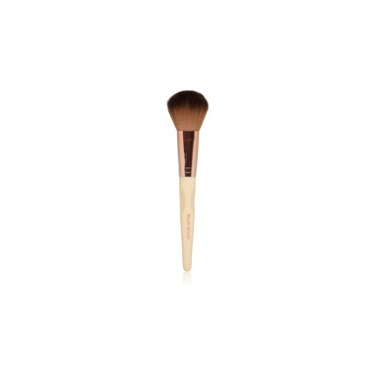 Blush face brush with hypoallergenic bristles