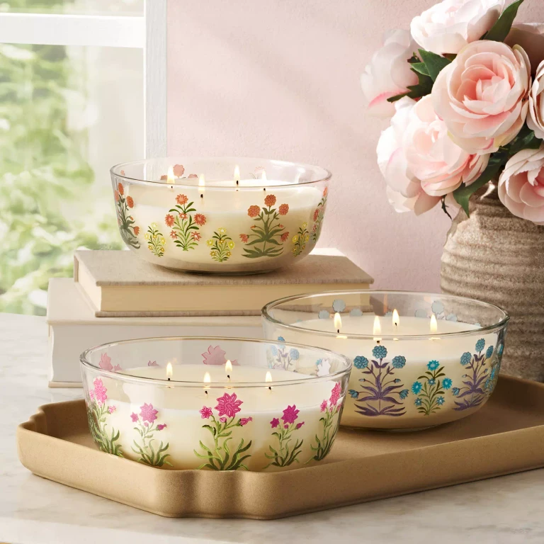 4-Wick Floral Candle, 28 oz.:- Daisy Chain