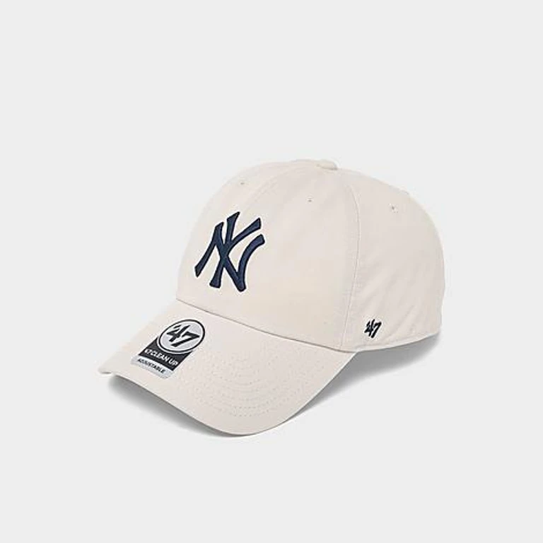 '47 New York Yankees MLB Clean Up Strapback Hat in Natural/Navy
