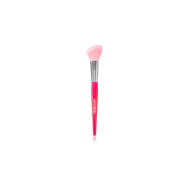 Brush Queen blunt brush for powder and bronzer