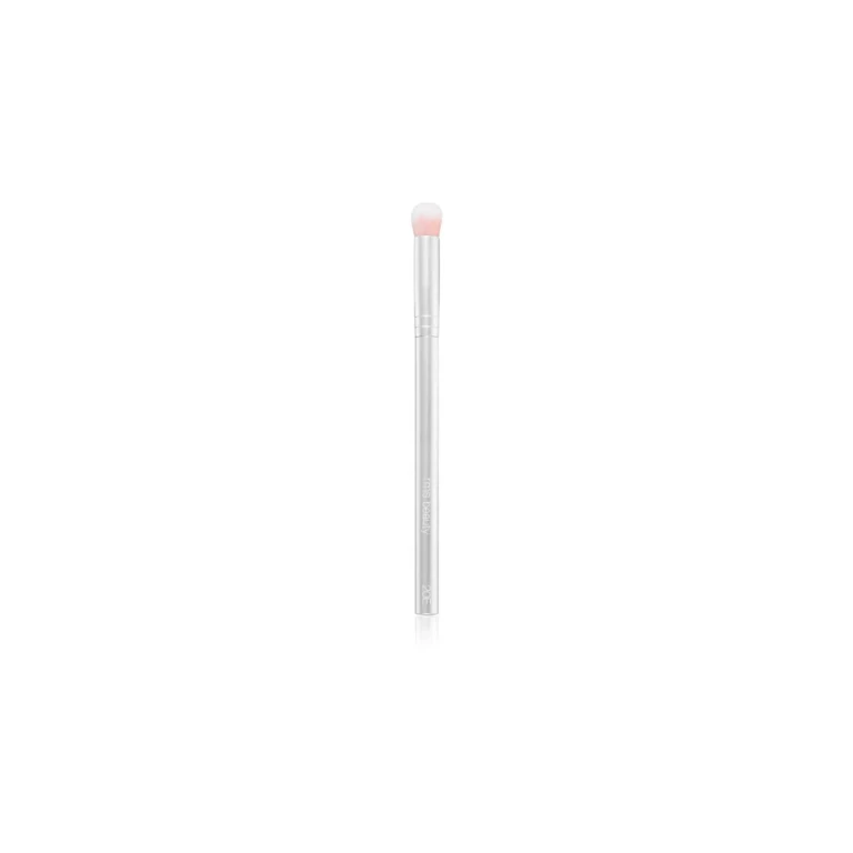 eye shadow brush