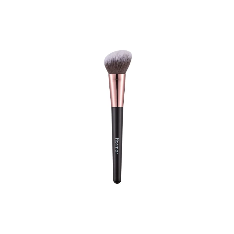 Flared Cut brush for blush
