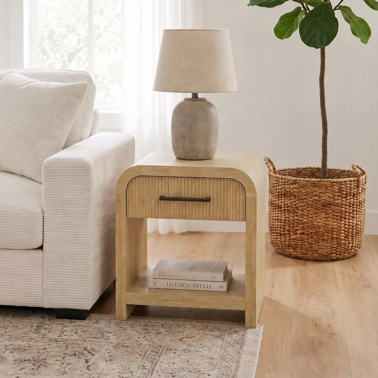 Woodridge End Table with USB:- Natural
