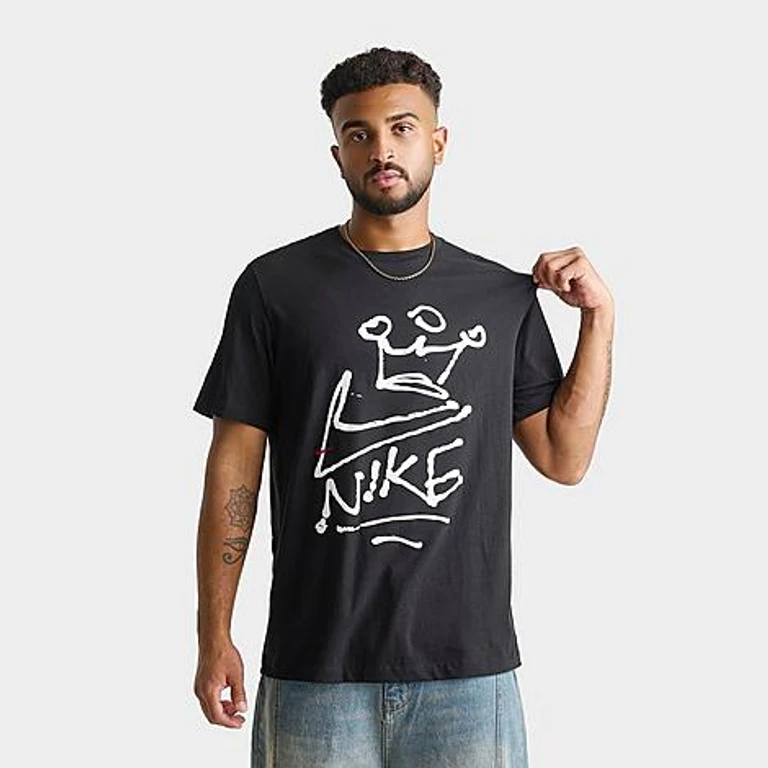 Sportswear Swoosh Crown Graphic T-Shirt in Schwarz