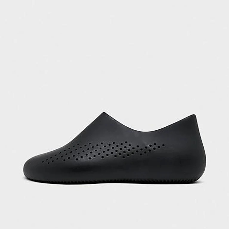 YEEZY AQ-01 Casual Shoes in Black Size: 4.0