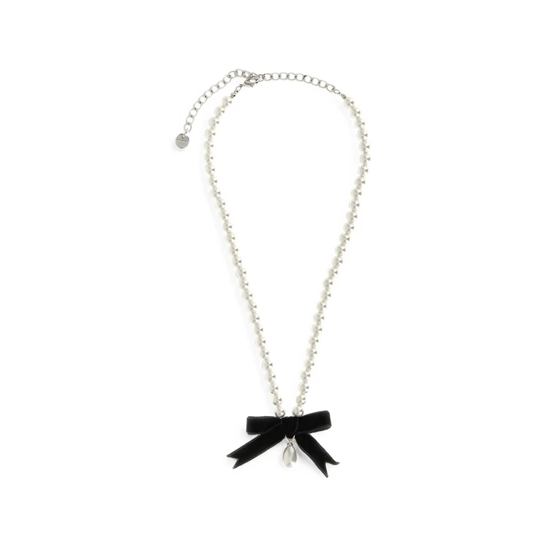 Black Bow Pearl Necklace