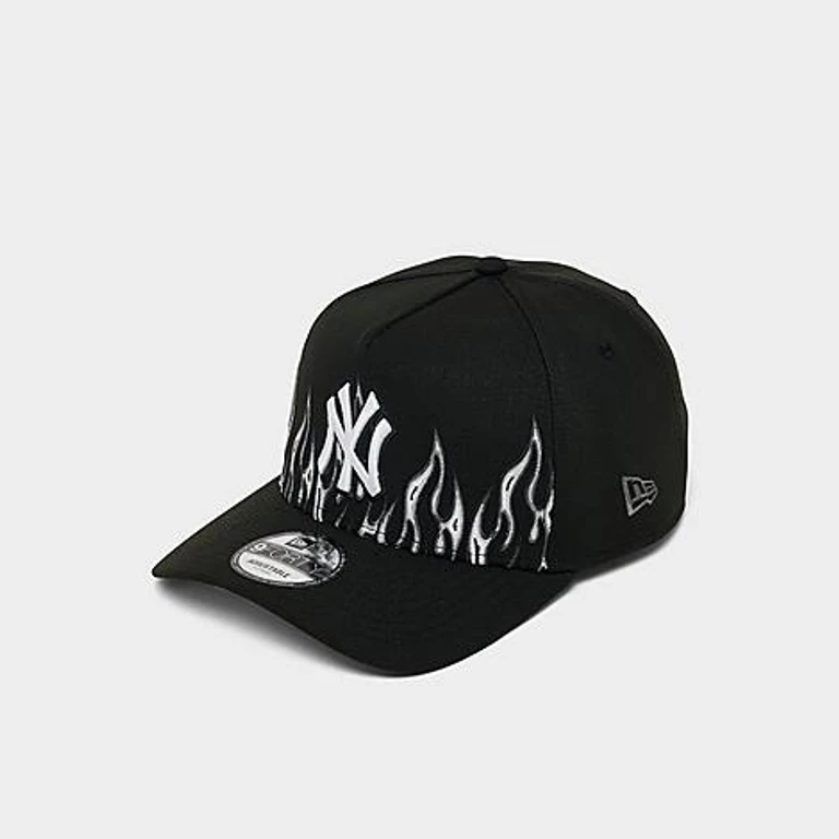 New Era New York Yankees MLB Large Flame Logo 9FORTY A-Frame Snapback Hat in Black/White