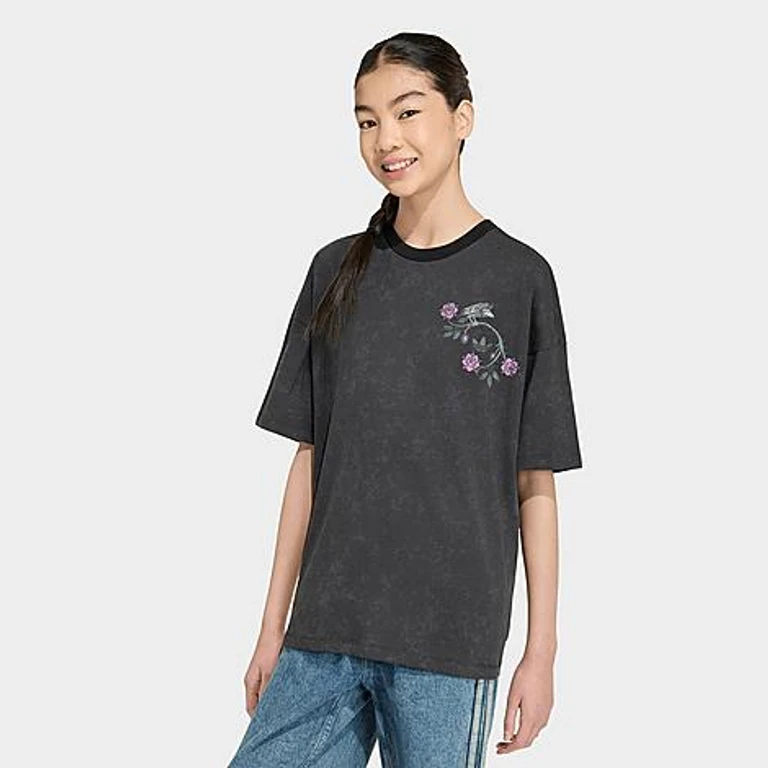 adidas Girls' Big Kids Originals x Disney Villains Oversized Washed T-Shirt in Black Size: XS