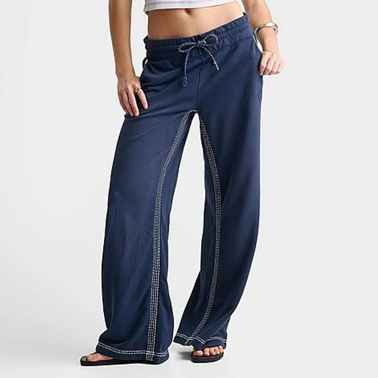 Women's Super T Washed Stitch Low Rise Straight Leg Pants in Medium Indigo Wash Size: XS