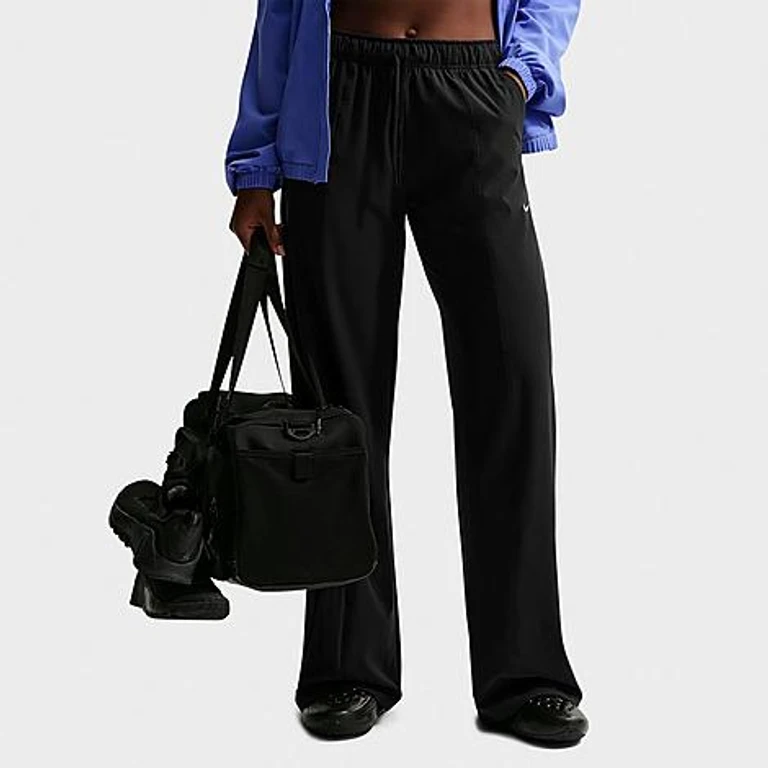 One Dri-FIT Woven Wide-Leg Pants in Schwarz/Weiß