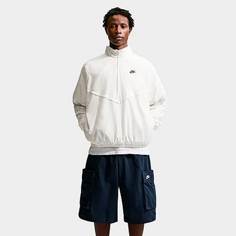 Men's Sportswear Club Oversized Cargo Shorts in Obsidian/White Size: Small