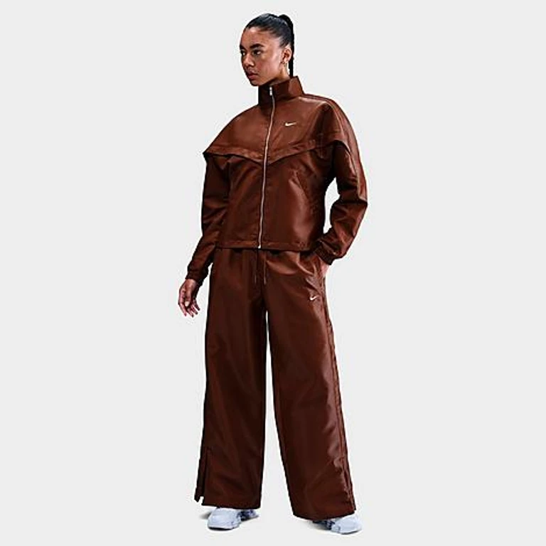 Women's Sportswear Windrunner Shine Jacket in Fauna Brown/Sail Size: XS