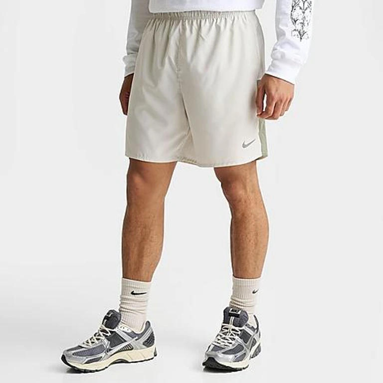 Dri-FIT Challenger Laufshorts mit Innenfutter