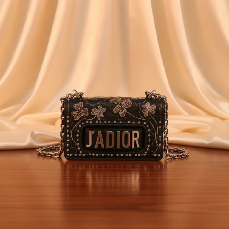 J'Adior · Embroidered Chain Bag
