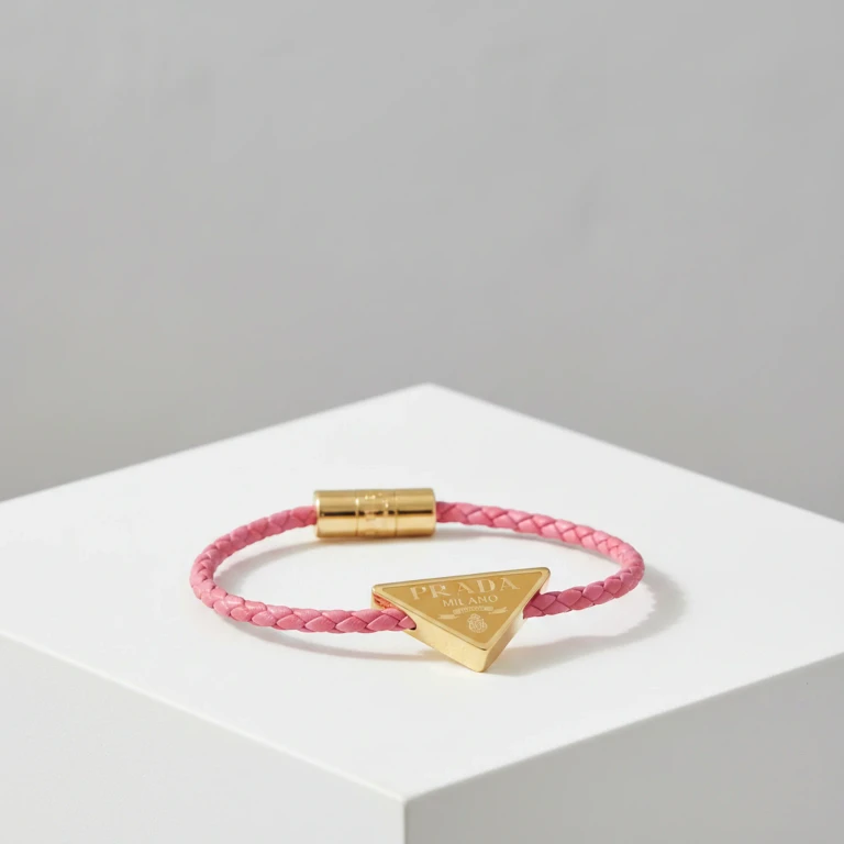 Nappa Triangle · Leather Bangle