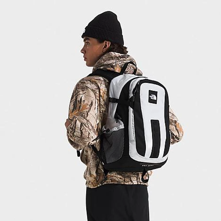 Hot Shot SE Backpack (30L) in TNF White/TNF Black