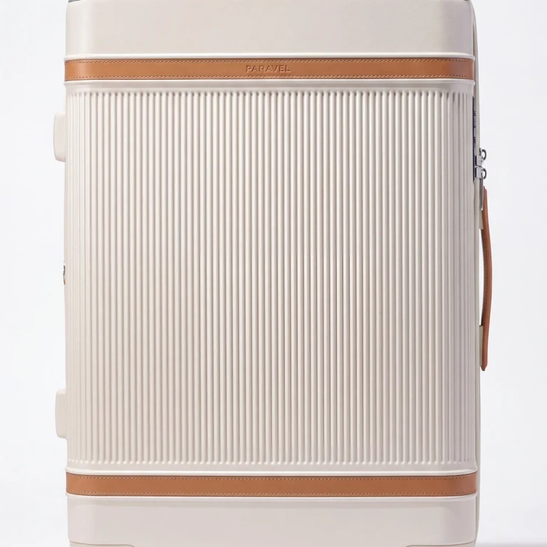 Aviator Grand 26-Inch Checked Spinner Suitcase Travel Scout Tan