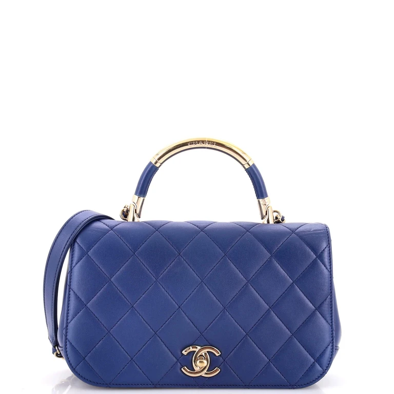Carry Chic Flap Bag Quilted Lambskin Medium