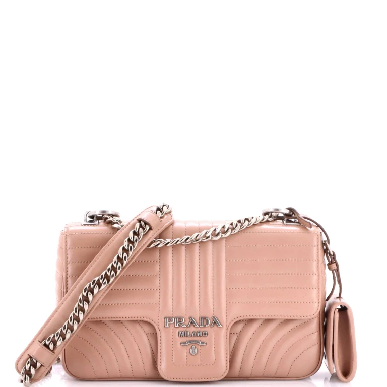 Chain Flap Shoulder Bag Diagramme Quilted Leather Medium