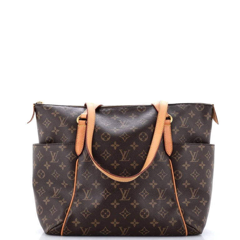 Totally Handbag Monogram Canvas MM