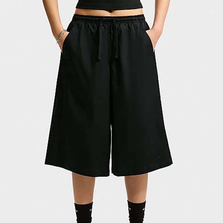 Women's Sportswear Oversized Mid-Rise Parachute Shorts in Black Size: XS
