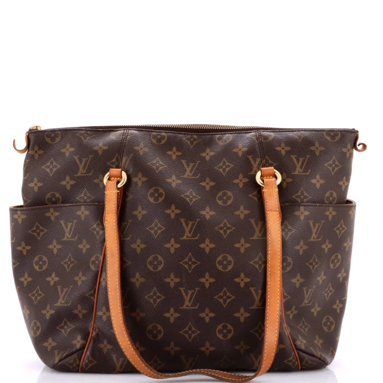 Totally Handbag Monogram Canvas MM