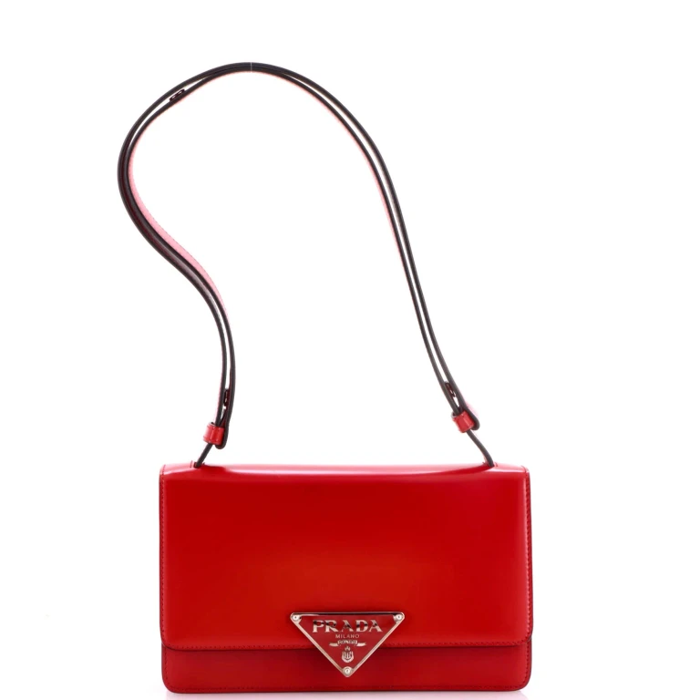 Embleme Triangle Logo Flap Bag Spazzolato Leather Medium