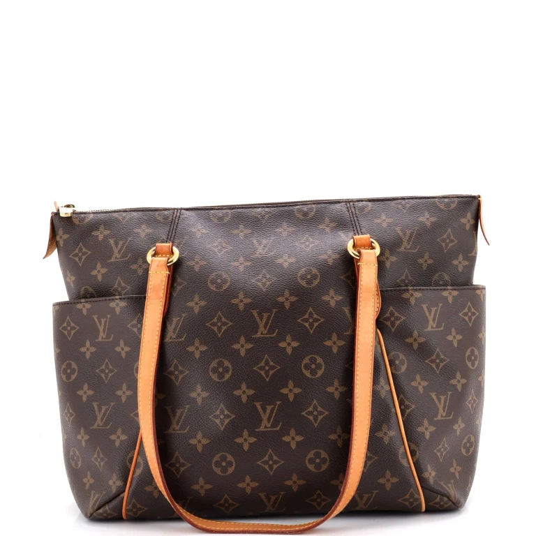 Totally Handbag Monogram Canvas MM