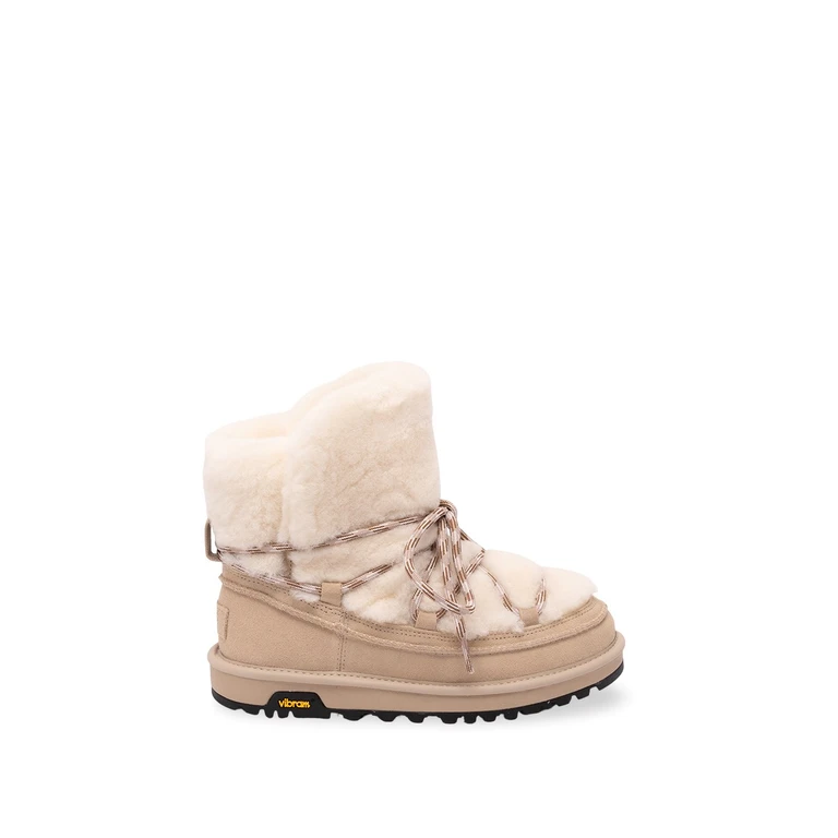 Classic Tread Fluffed Boots