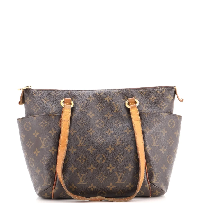 Totally Handbag Monogram Canvas PM