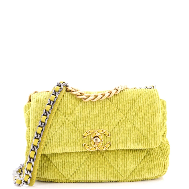 19 Flap Bag Quilted Corduroy Medium