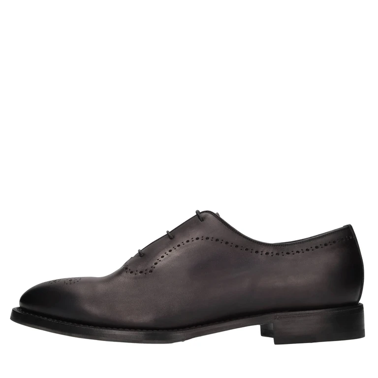 Flat shoes