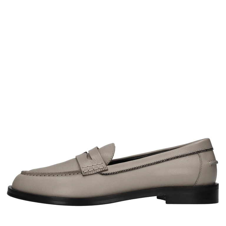 Flat shoes