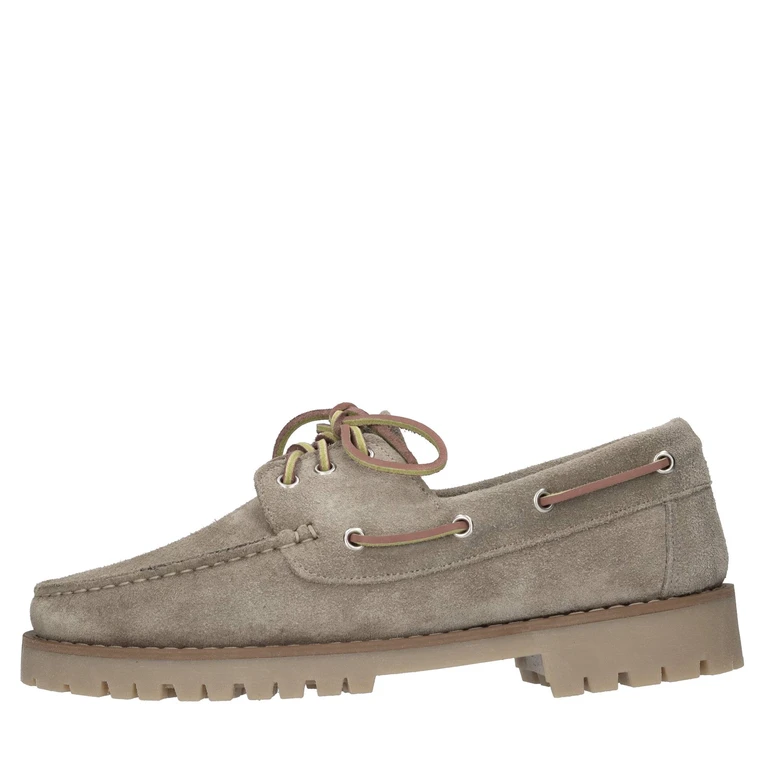 Flat shoes
